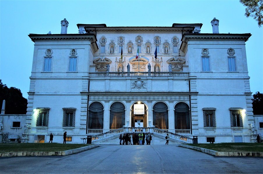 Villa borghese outside view 2.jpg